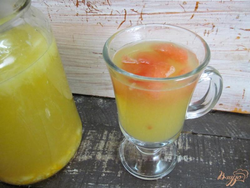 Фото приготовление рецепта: Лимонад с апельсином и тархуном шаг №7