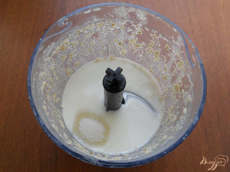 Фото приготовление рецепта: Чернично-клубничный смузи с овсянкой и мороженым шаг №3