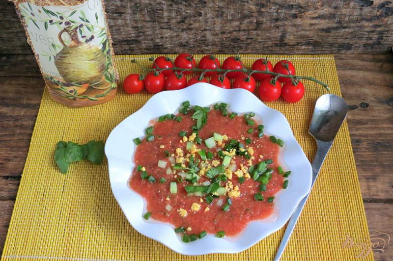 Фото приготовление рецепта: Холодный томатный суп Гаспачо шаг №8