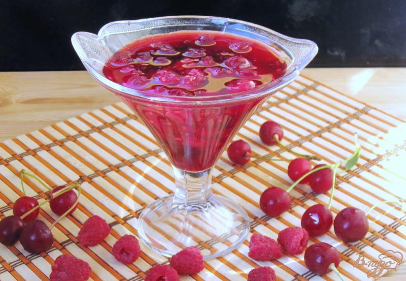 Фото приготовление рецепта: Варенье из малины и вишни без косточек шаг №8