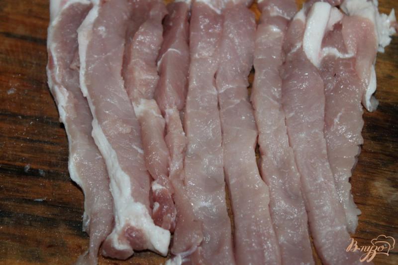 Фото приготовление рецепта: Свиные косички гриль с томатами шаг №1