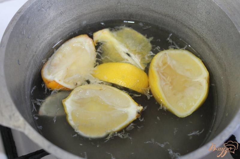 Фото приготовление рецепта: Цитрусовый лимонад с мятными листьями шаг №2