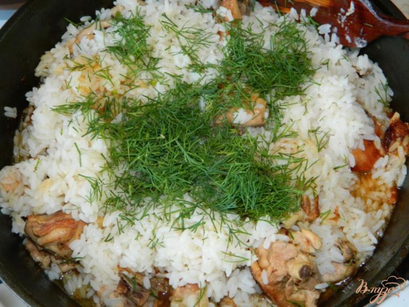 Фото приготовление рецепта: Курочка с рисом и соевым соусом шаг №4