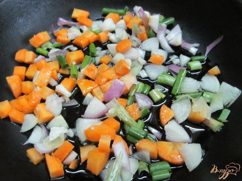 Фото приготовление рецепта: Овощное соте с грибами и кукурузой шаг №1