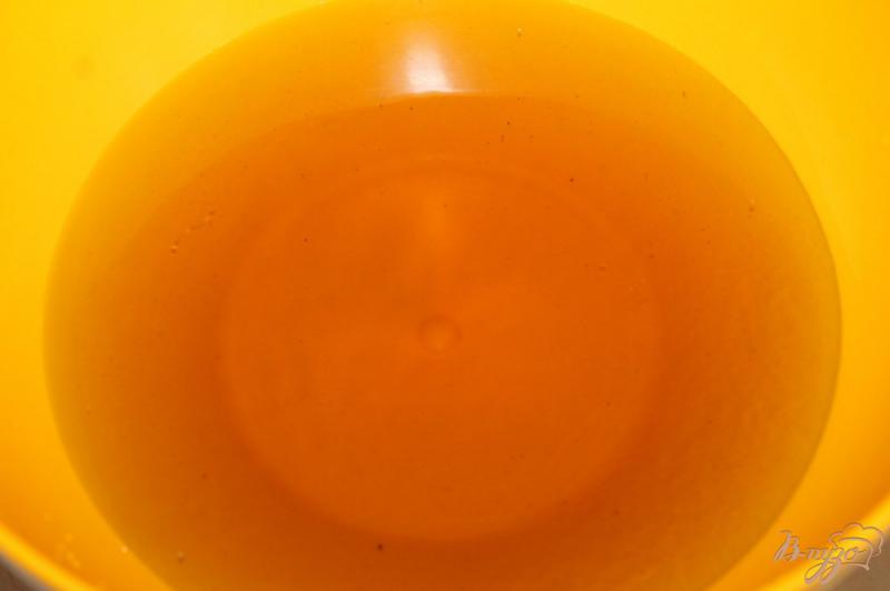 Фото приготовление рецепта: Холодный мятный чай с ягодами шаг №2