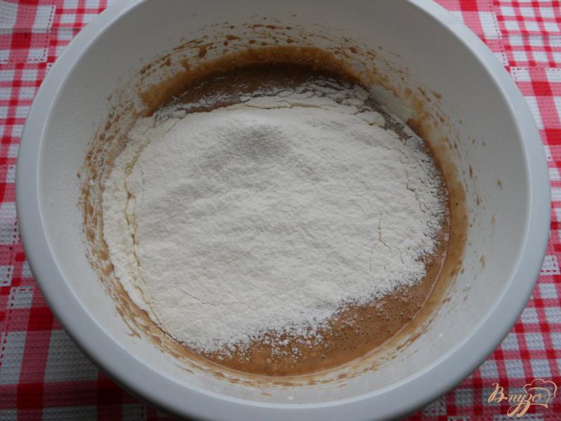 Фото приготовление рецепта: Пирожное «Брауни» с мятой и творожной прослойкой шаг №4