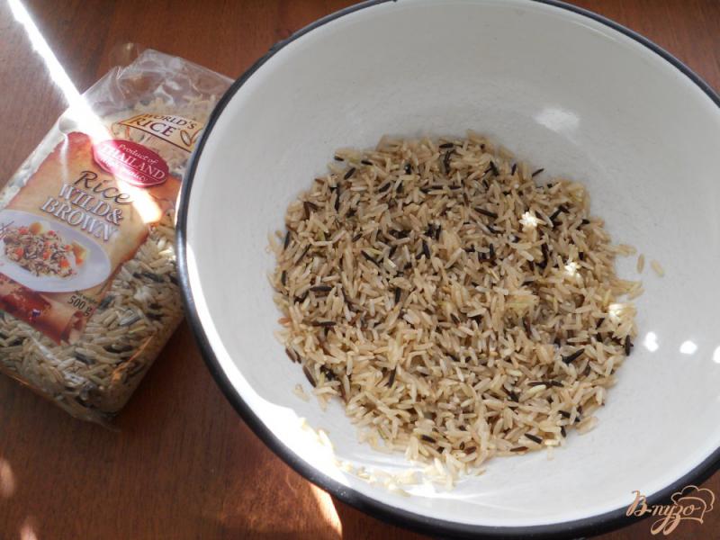 Фото приготовление рецепта: Тайский нешлифованный рис с грибами в мультиварке шаг №3