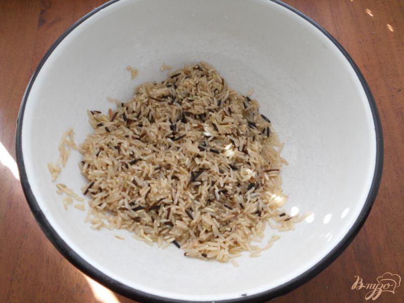 Фото приготовление рецепта: Тайский нешлифованный рис с грибами в мультиварке шаг №1