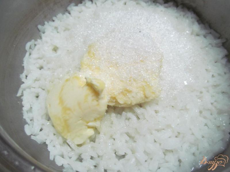 Фото приготовление рецепта: Рисовый пудинг с творогом и сухофруктами шаг №1