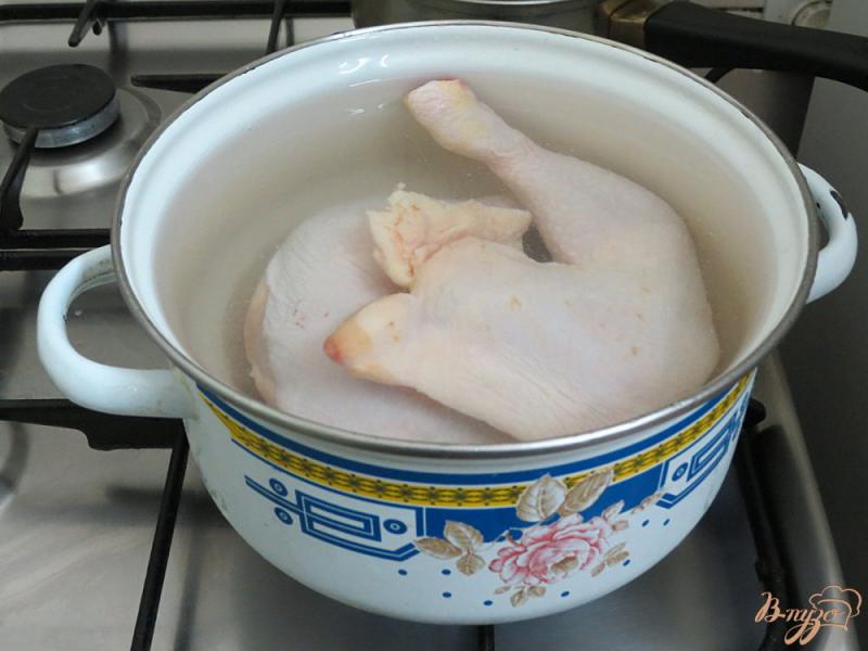 Фото приготовление рецепта: Заливное из курицы с овощами шаг №2