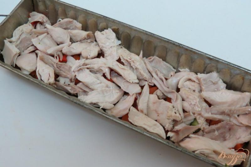 Фото приготовление рецепта: Заливное из курицы с овощами шаг №11