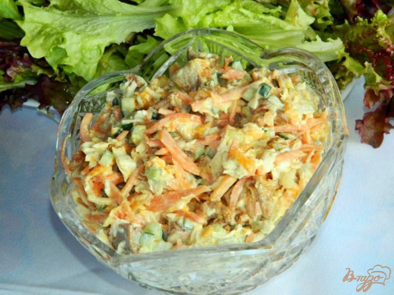 Фото приготовление рецепта: Салат с морковью по-корейски и грецкими орехами шаг №5