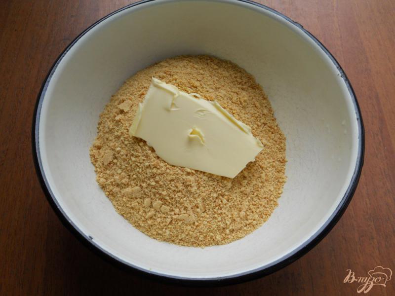 Фото приготовление рецепта: Творожно-желейный торт с малиной без выпечки шаг №2