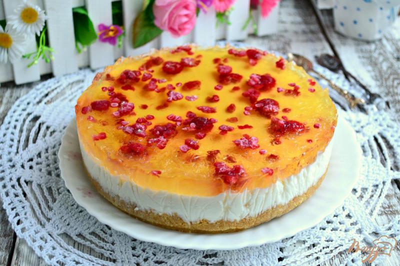 Фото приготовление рецепта: Творожно-желейный торт с малиной без выпечки шаг №8