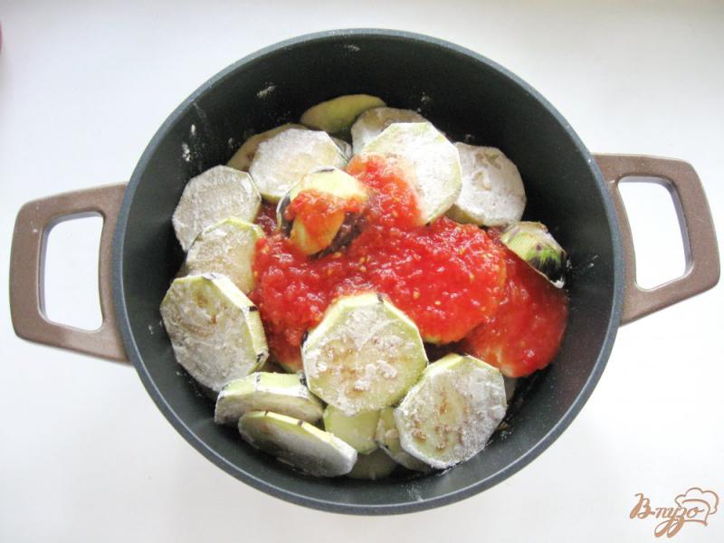 Фото приготовление рецепта: Овощное рагу из кабачков и баклажанов шаг №4