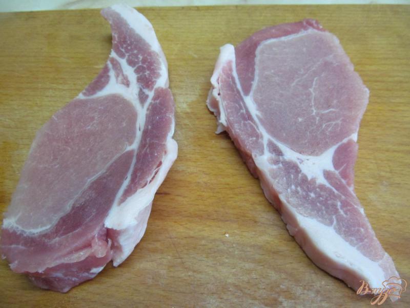 Фото приготовление рецепта: Жареный свиной стейк с травами шаг №1