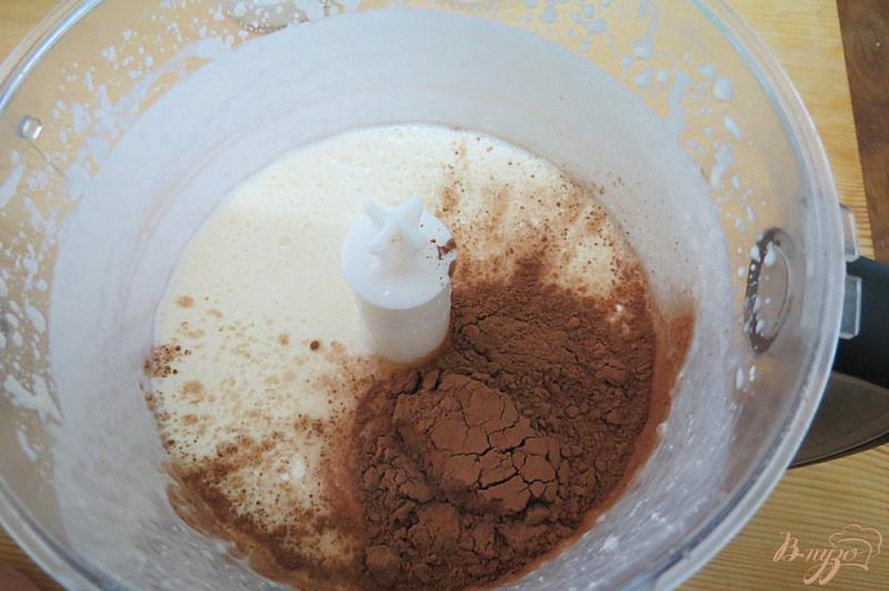 Фото приготовление рецепта: Творожно молочное суфле с клубникой шаг №8