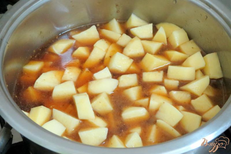 Фото приготовление рецепта: Венгерский суп гуляш с чипетками шаг №10