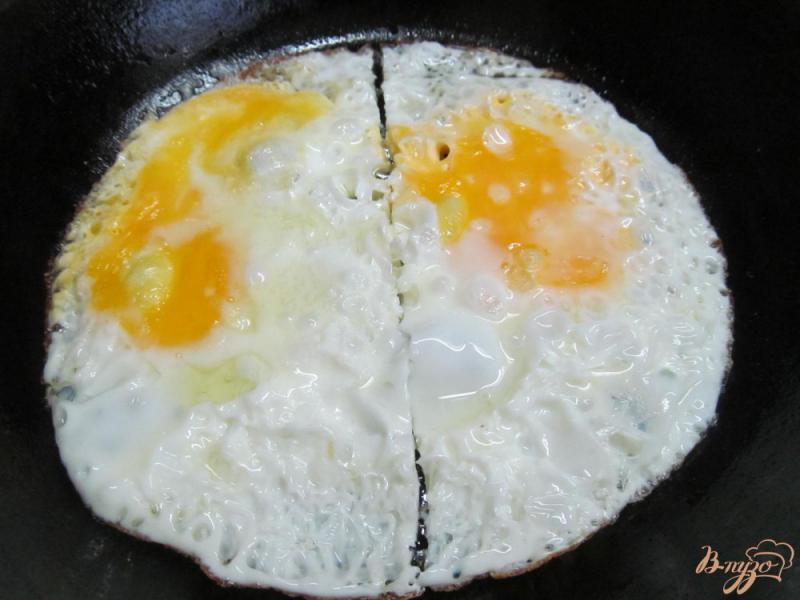 Фото приготовление рецепта: Шашлычки с яйцом на завтрак шаг №7