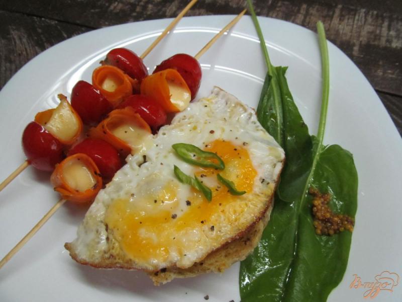 Фото приготовление рецепта: Шашлычки с яйцом на завтрак шаг №10