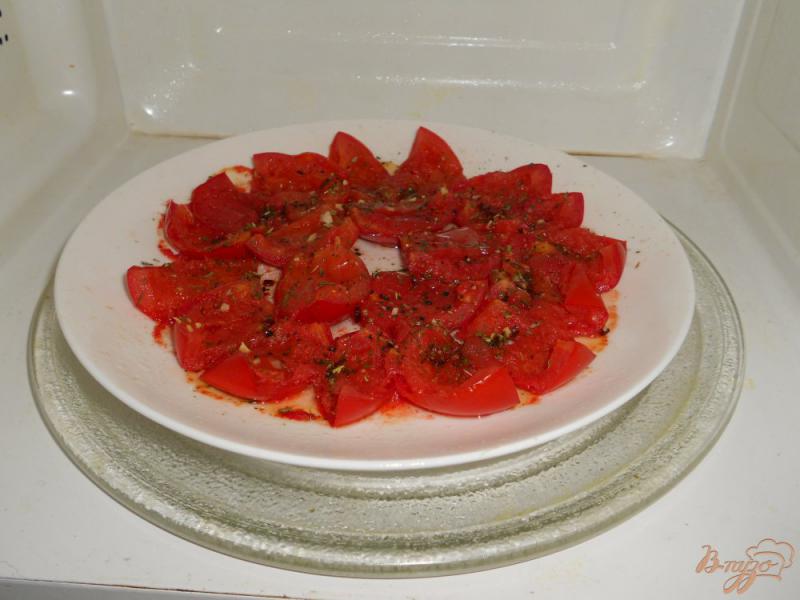 Фото приготовление рецепта: Вяленые помидоры быстрого приготовления в микроволновке шаг №5