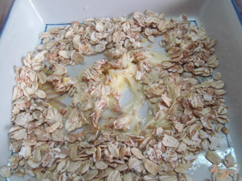 Фото приготовление рецепта: Запеченные куриные крылья с овощами на овсяной подушке шаг №1