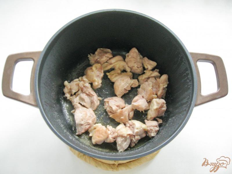 Фото приготовление рецепта: Куриный гуляш с рисом шаг №2