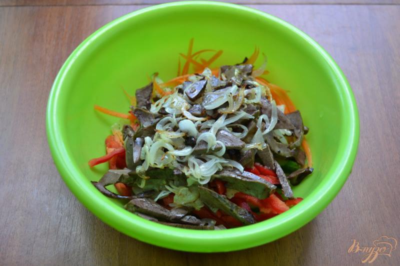 Фото приготовление рецепта: Острый овощной салат со свиным сердцем по-корейски шаг №6