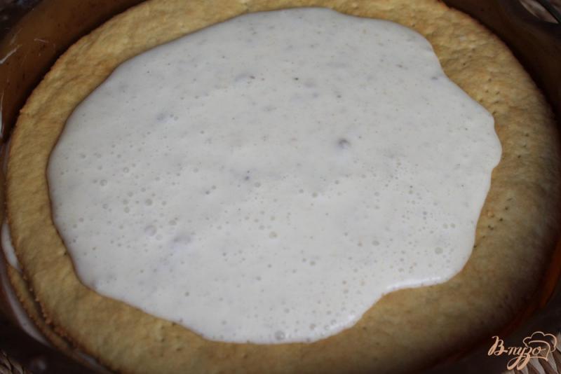 Фото приготовление рецепта: Песочный торт со сметано-медовым кремом шаг №10