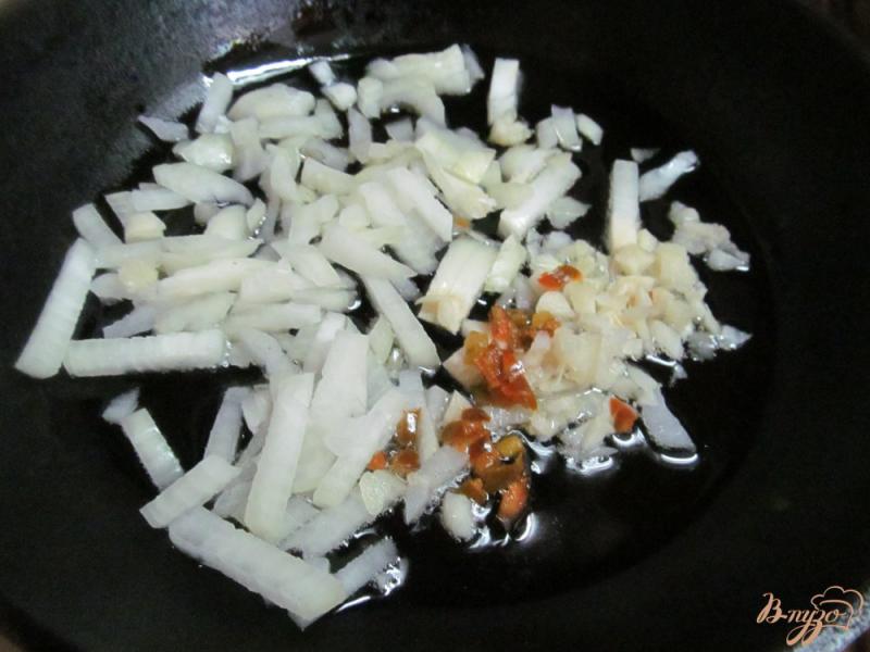 Фото приготовление рецепта: Ароматные фрикадельки в молоке шаг №1