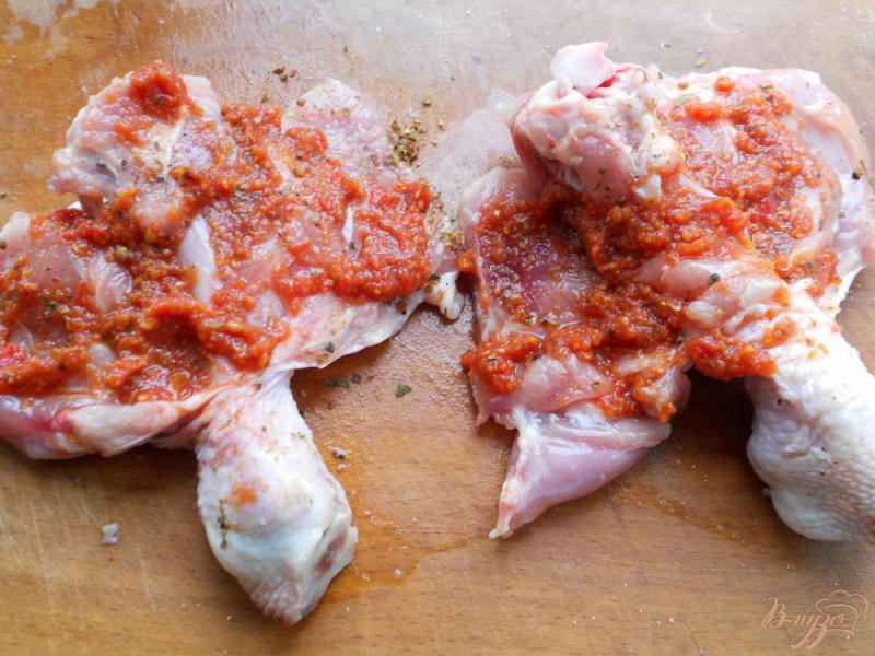 Фото приготовление рецепта: Куриные ножки с соусом «Сацебели» и картофелем на пару шаг №2