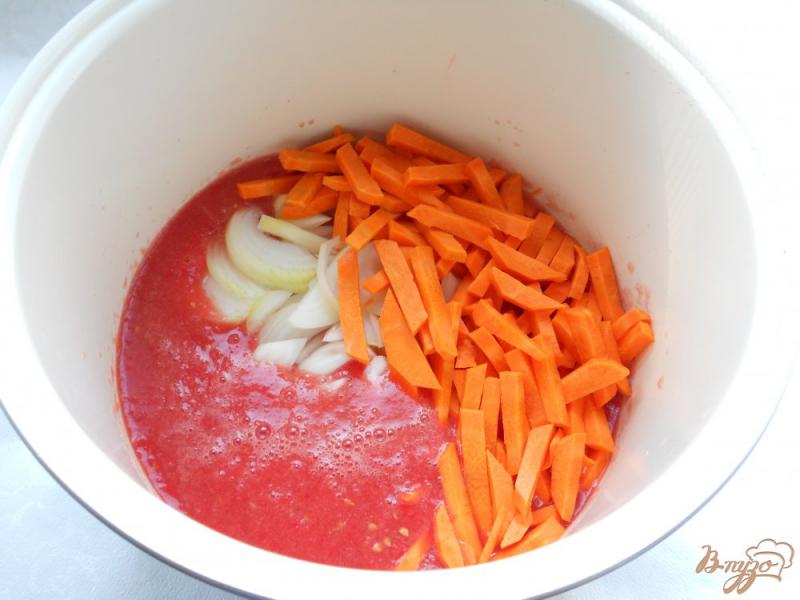 Фото приготовление рецепта: Лечо с луком и морковью в мультиварке на зиму шаг №3
