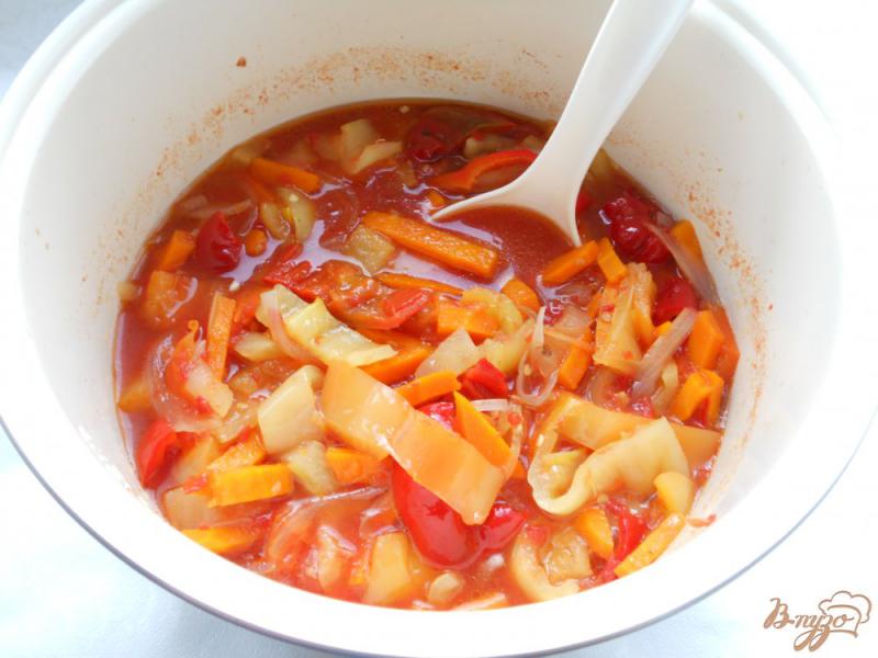 Фото приготовление рецепта: Лечо с луком и морковью в мультиварке на зиму шаг №6