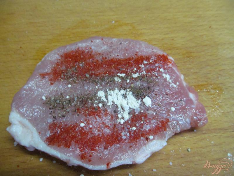 Фото приготовление рецепта: Свиной стейк с томатным гарниром шаг №1