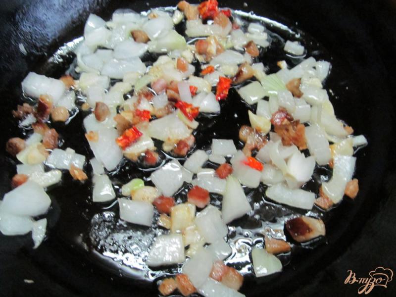 Фото приготовление рецепта: Фасоль с воздушными картофельными лепешками шаг №3