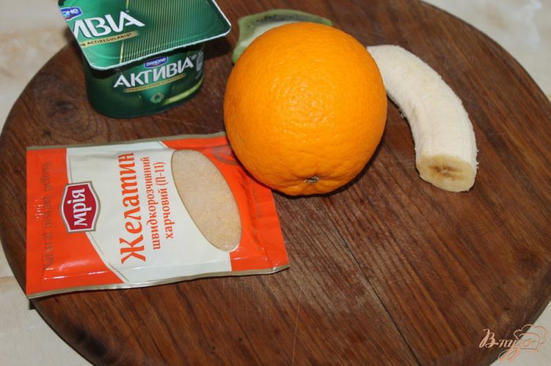 Фото приготовление рецепта: Апельсиново - йогуртовое желе с фруктами шаг №1