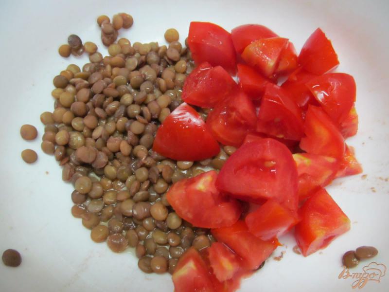 Фото приготовление рецепта: Салат из чечевицы и жареными овощами шаг №3