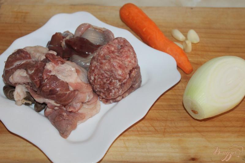 Фото приготовление рецепта: Паштет из свинины с куриными потрохами шаг №1