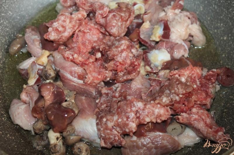Фото приготовление рецепта: Паштет из свинины с куриными потрохами шаг №3