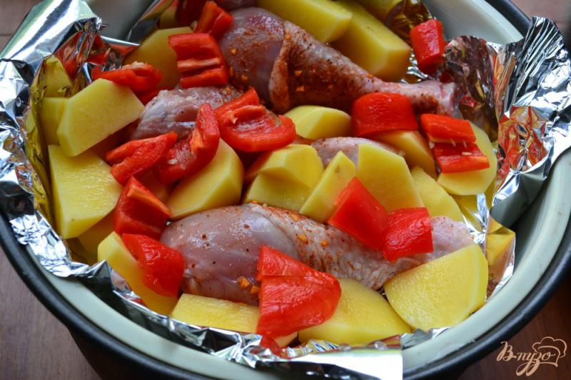 Фото приготовление рецепта: Куриные голени с картофелем и сыром на пару шаг №2