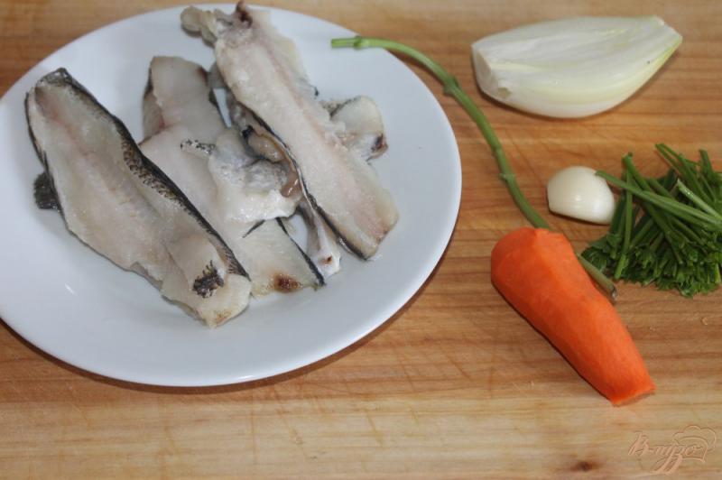 Фото приготовление рецепта: Рыбный бульон из натотении, овощей и зелени шаг №1