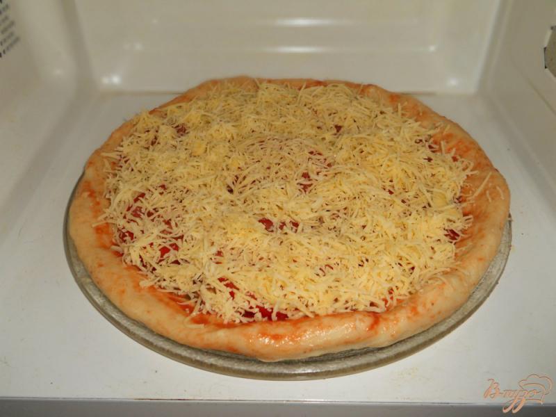 Фото приготовление рецепта: Пицца бездрожжевая в микроволновке шаг №8