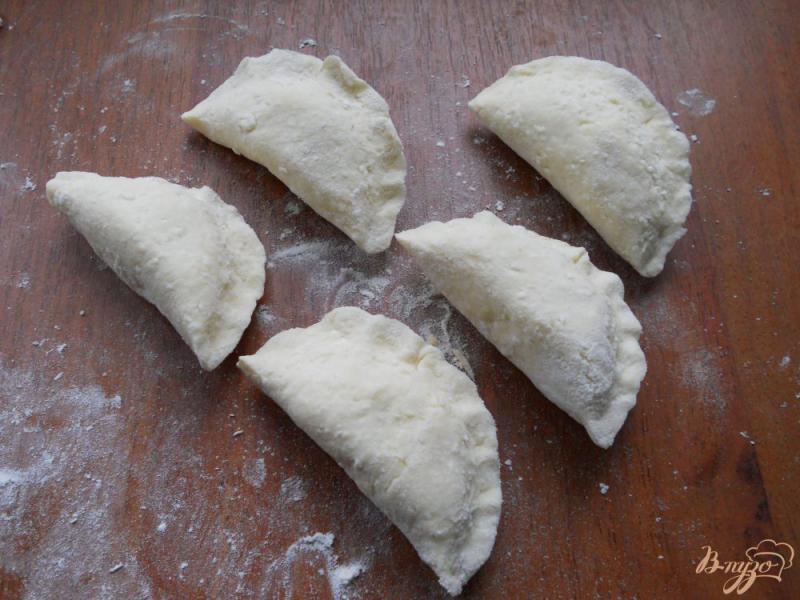 Фото приготовление рецепта: Вареники с картофелем и сыром на пару из творожного теста шаг №8