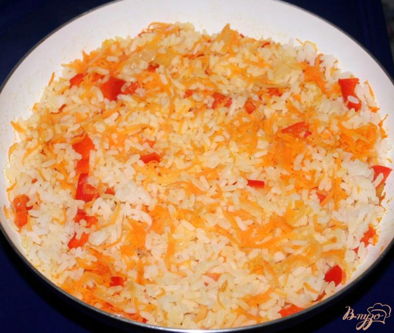 Фото приготовление рецепта: Камбала жареная по-корейски с рисом и овощами на гарнир шаг №4