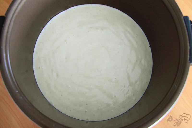 Фото приготовление рецепта: Бисквитный торт с малиновым курдом и сметанным кремом шаг №4