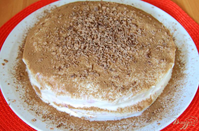 Фото приготовление рецепта: Бисквитный торт с малиновым курдом и сметанным кремом шаг №11