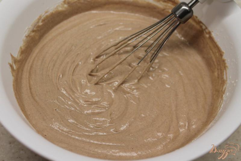 Фото приготовление рецепта: Шоколадное мороженное с какао-тертым и какао-маслом шаг №7