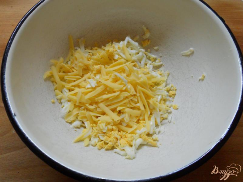 Фото приготовление рецепта: Тосты с морковно-сырным салатом шаг №3