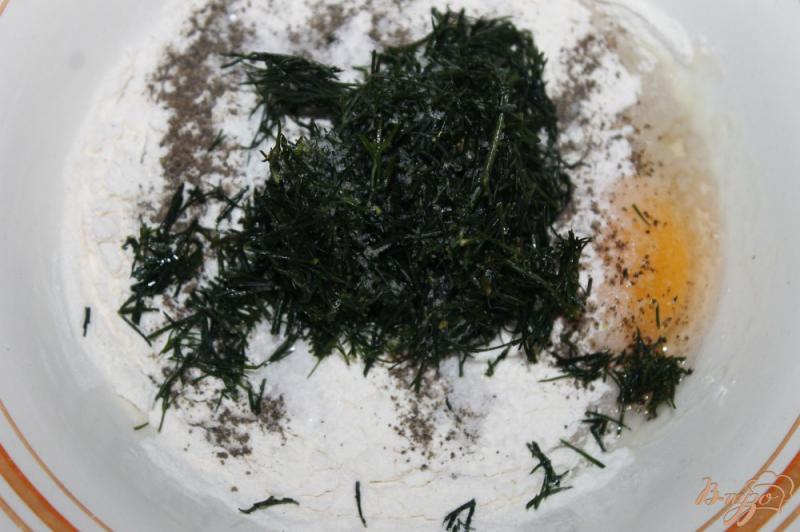 Фото приготовление рецепта: Жареная цветная капуста в кляре с укропом шаг №4