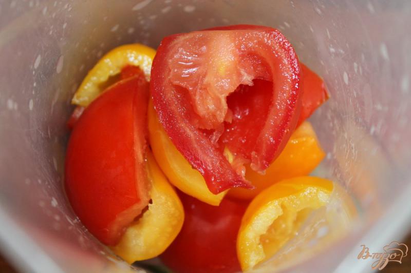 Фото приготовление рецепта: «Гаспачо» из желтых и красных помидоров шаг №4